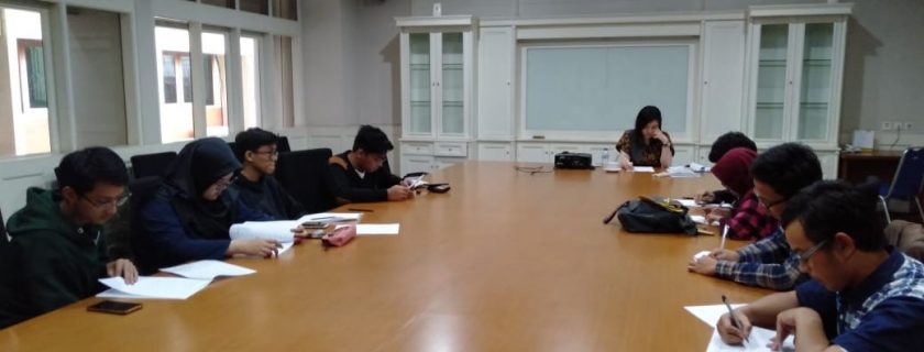 belajar bersama mahasiswa oleh Native Speaker Okada Yukari Sensei
