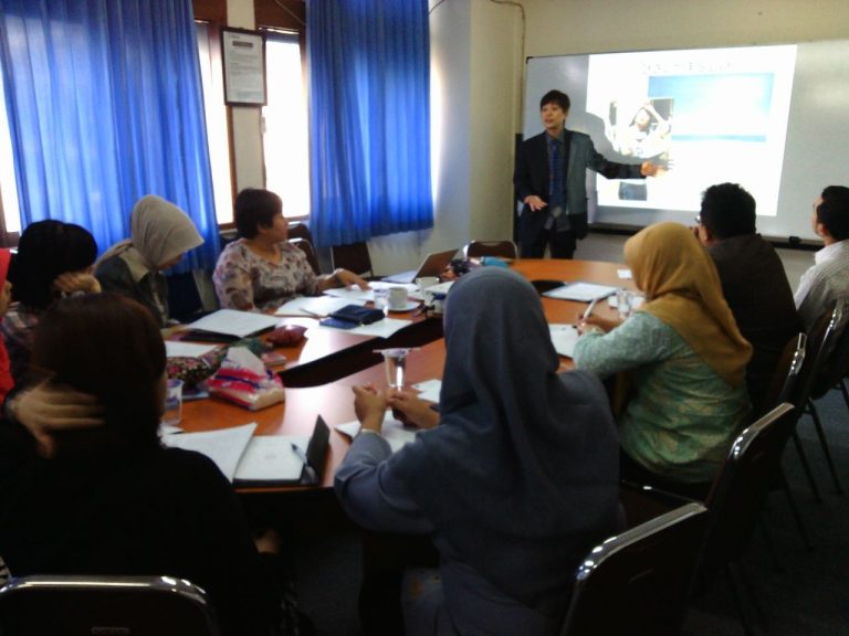 Benkyoukai (belajar) dosen dengan Prof. Eishi Hirose dari Shizuoka University